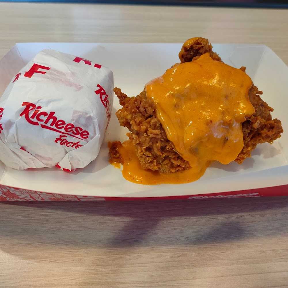 Kuliner Richeese Factory Sudirman Palu