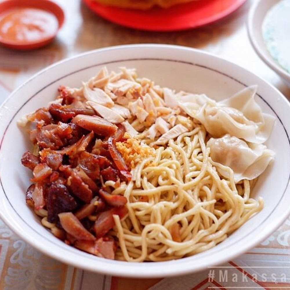Kuliner Pangsit Mie Sulawesi