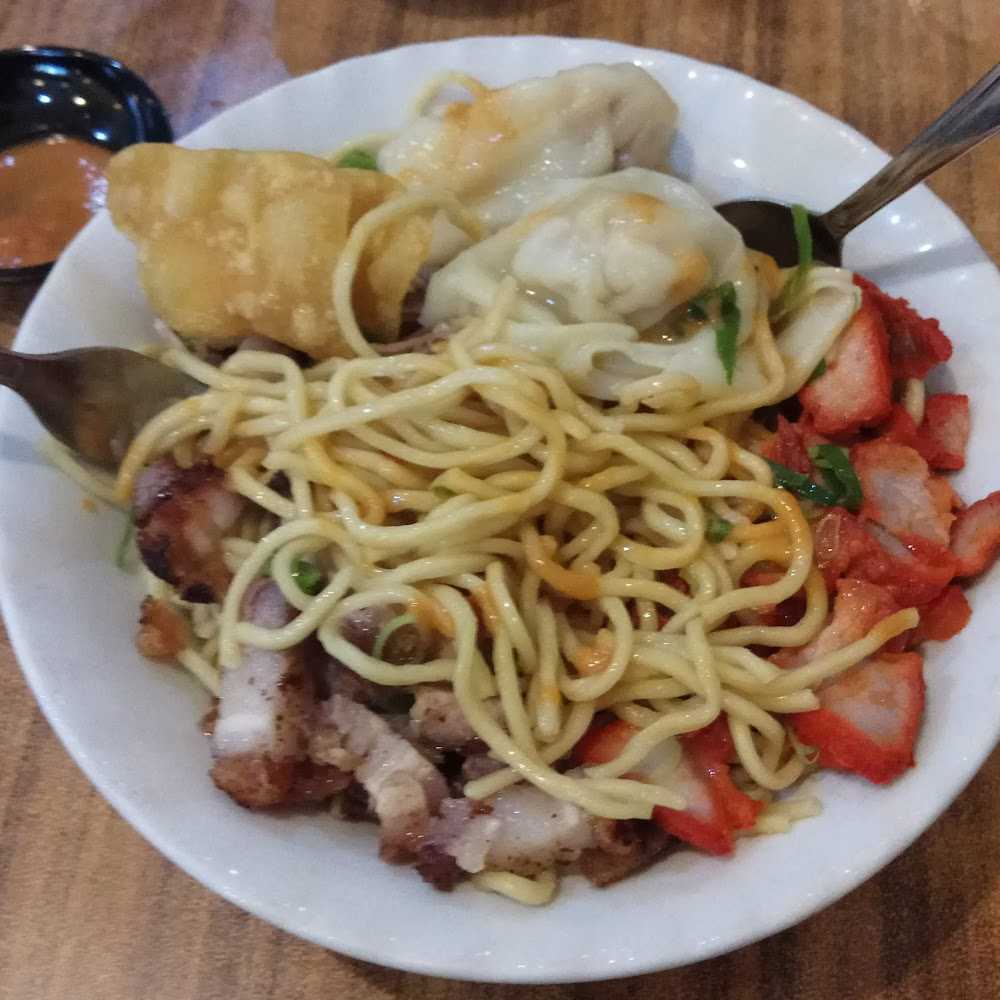 Kuliner Pangsit Mie 90