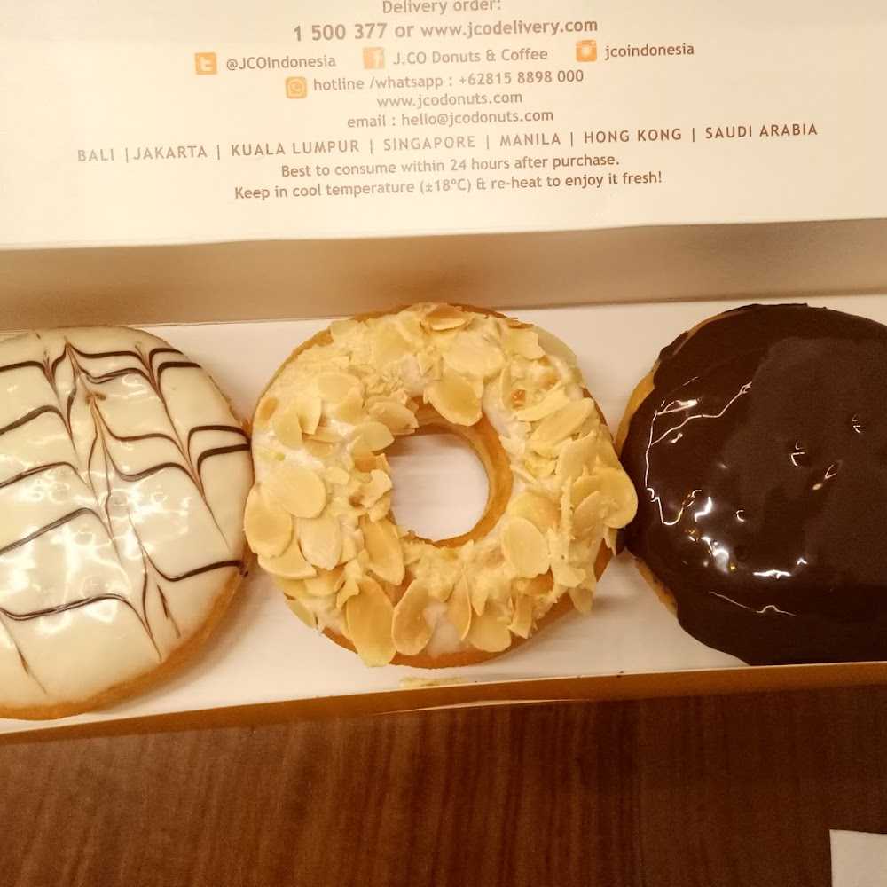 Kuliner J.CO Donuts - Gedung Menteng Central