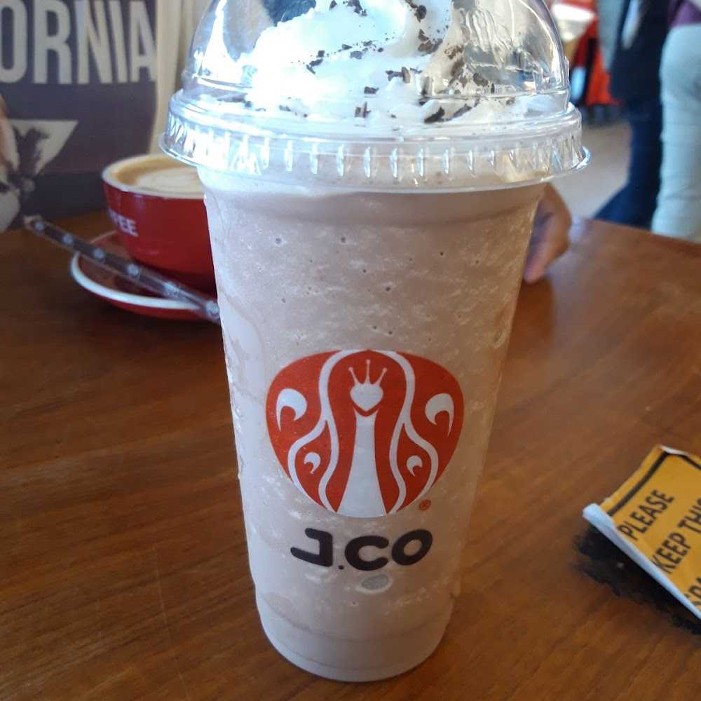 Kuliner J.CO Donuts & Coffee The Park Sawangan
