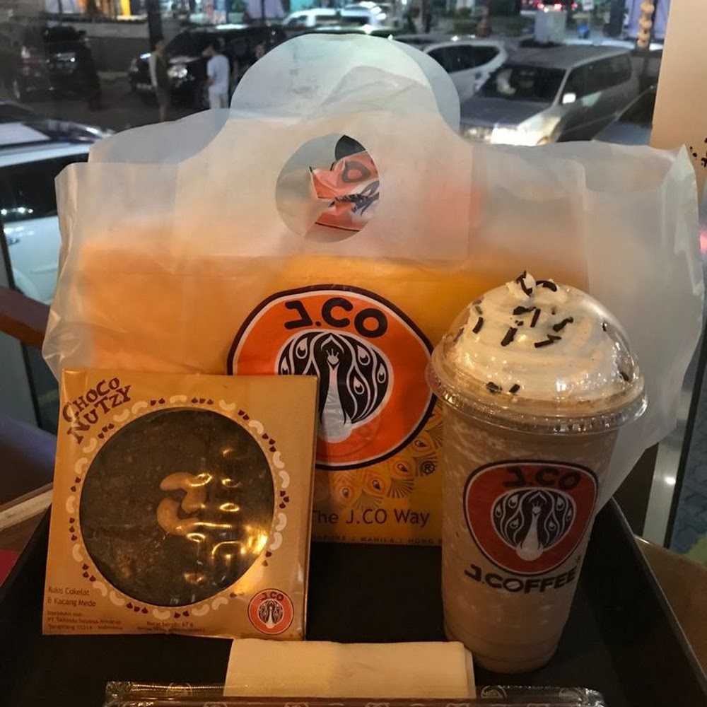 Kuliner J.CO Donuts & Coffee Chandra Lampung