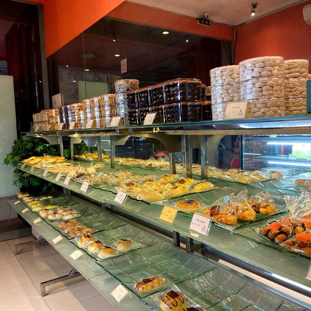 Kuliner JERIN CAKE & BAKERY