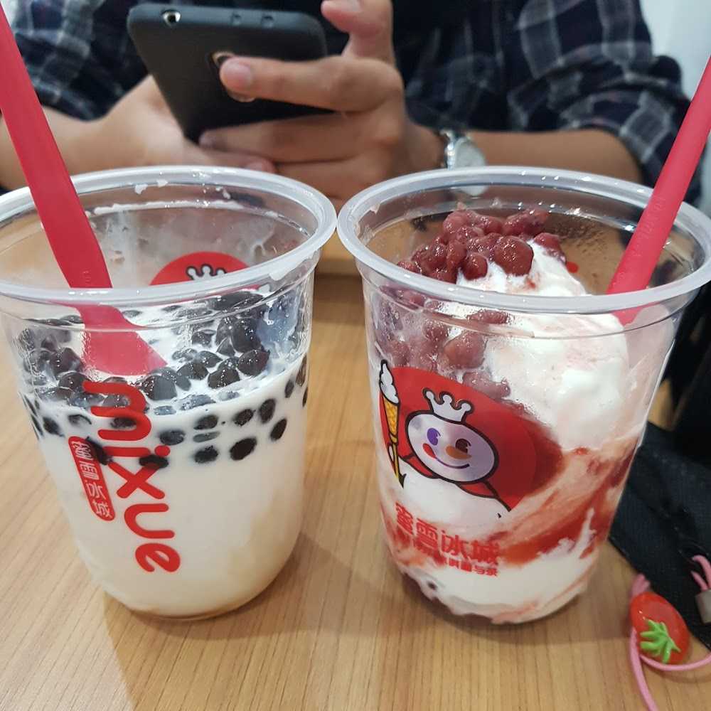 Kuliner Sahabat Mixue Grand Galaxy Bekasi