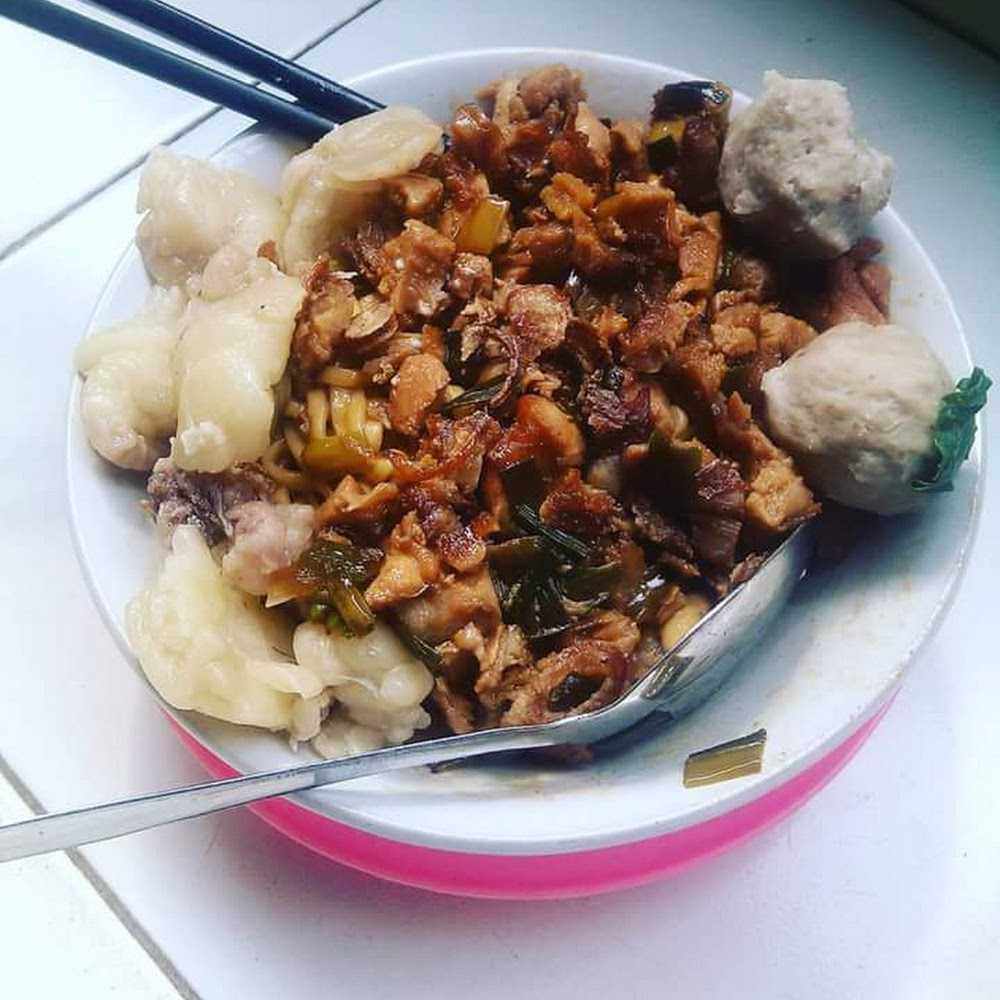 Kuliner Bakso Eko Begeng