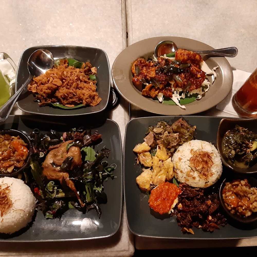 Kuliner Eastern Promise Pub & Curry House