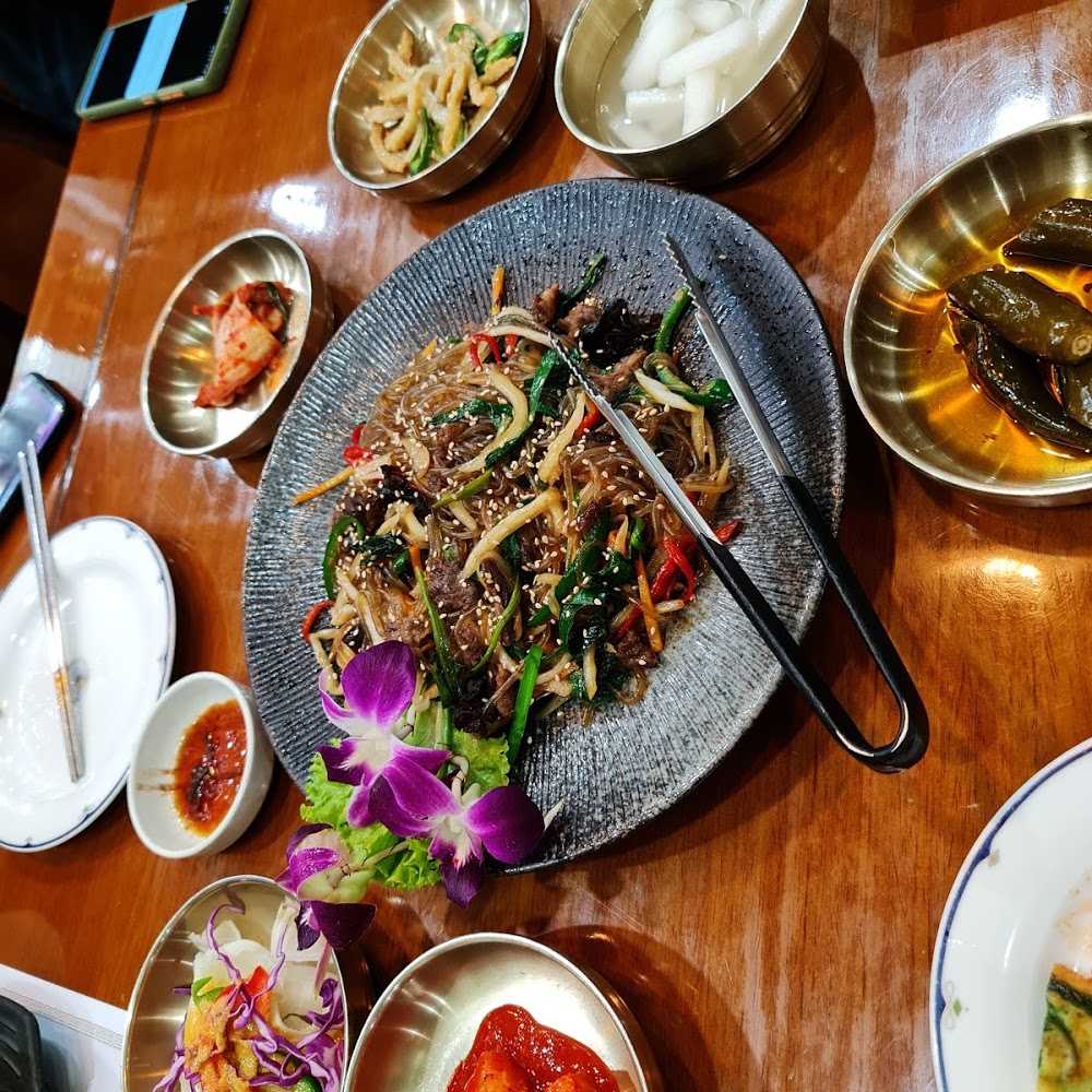 Kuliner Eastern Promise Pub & Curry House