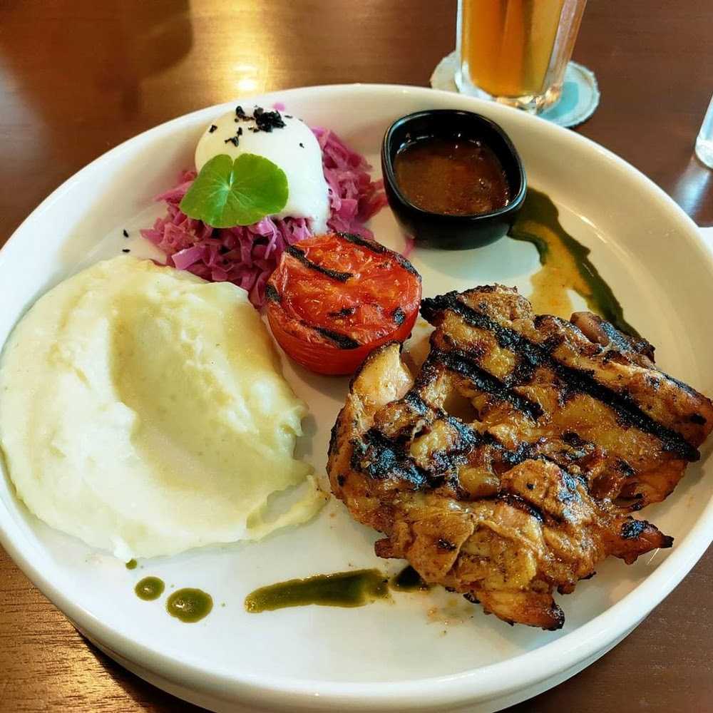 Kuliner MIXUE RAYA SESETAN