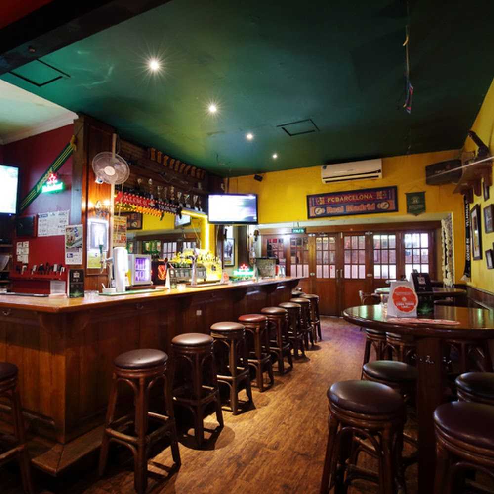 Kuliner Eastern Promise Pub & Curry House
