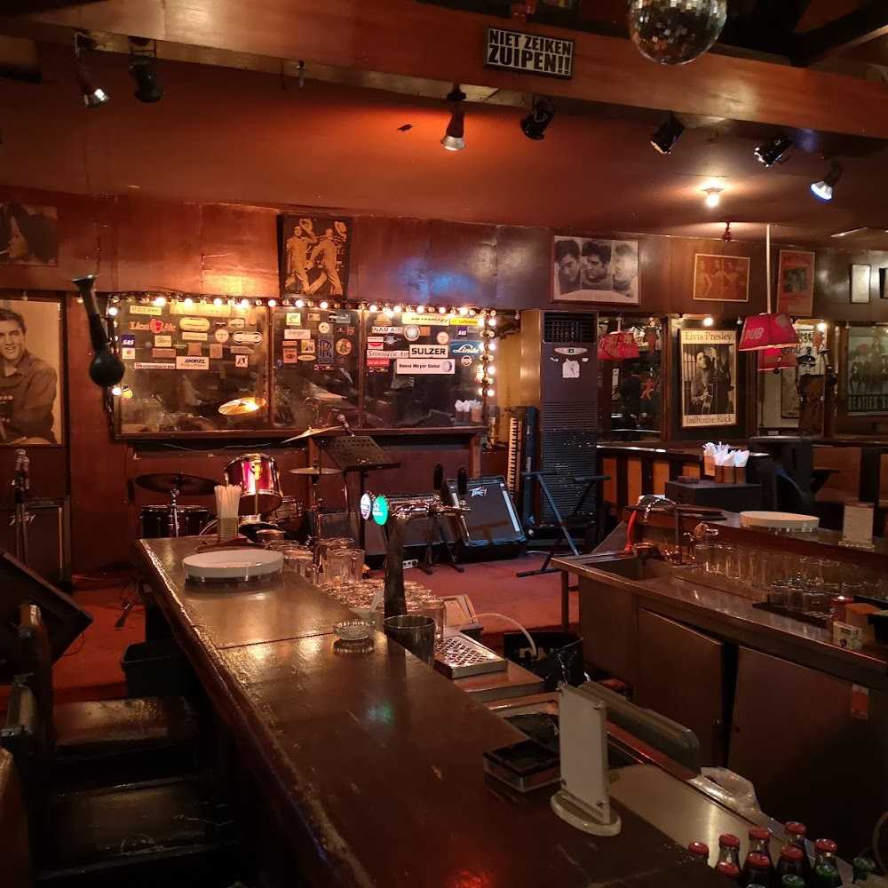 Kuliner The Jaya Pub