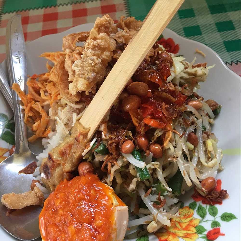 Kuliner MIXUE RAYA SESETAN