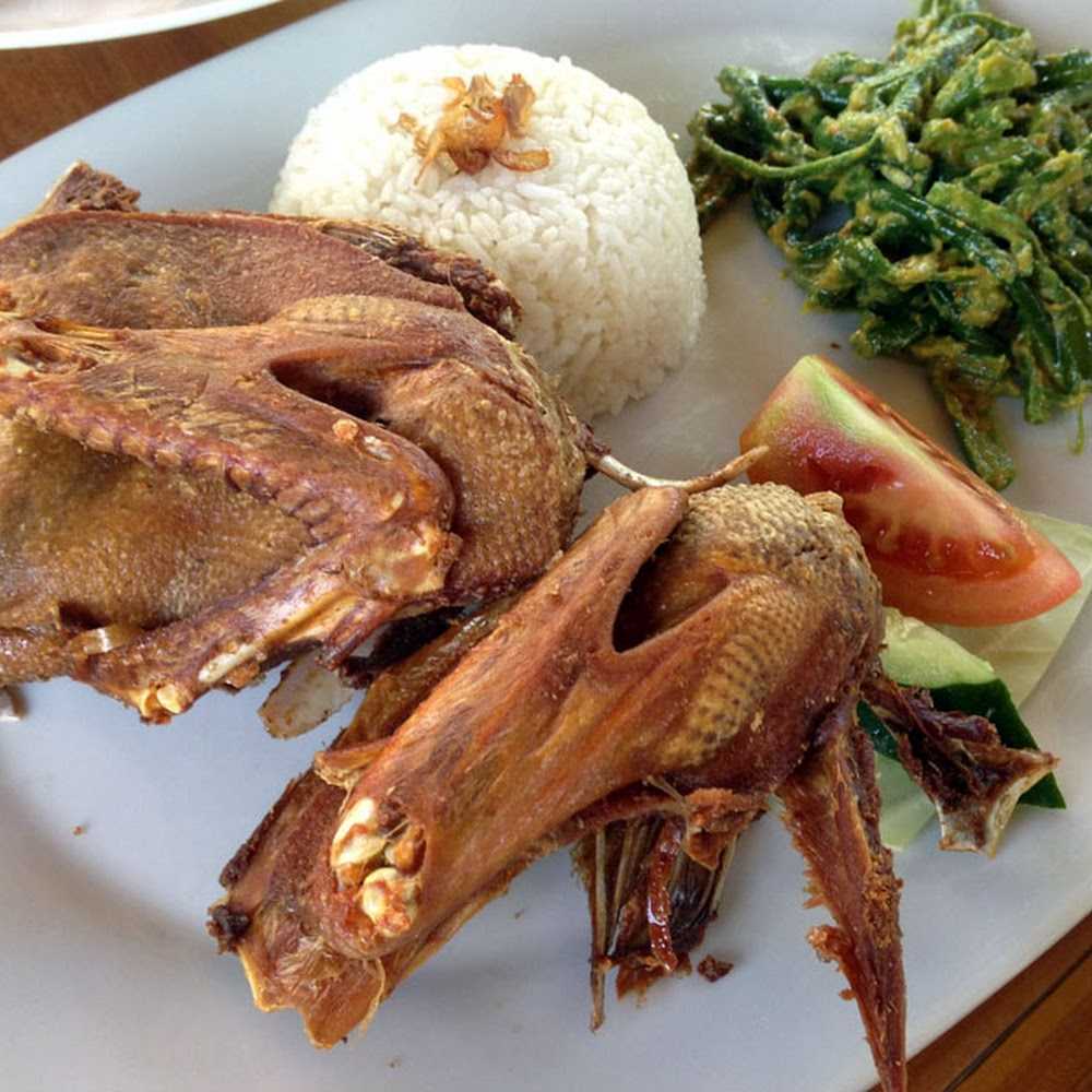 Kuliner Bebek Tepi Sawah Restaurant