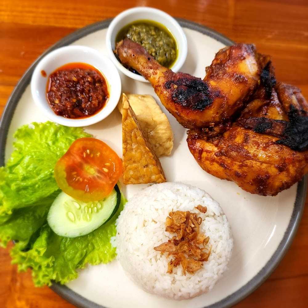 Kuliner The Porch Cafe