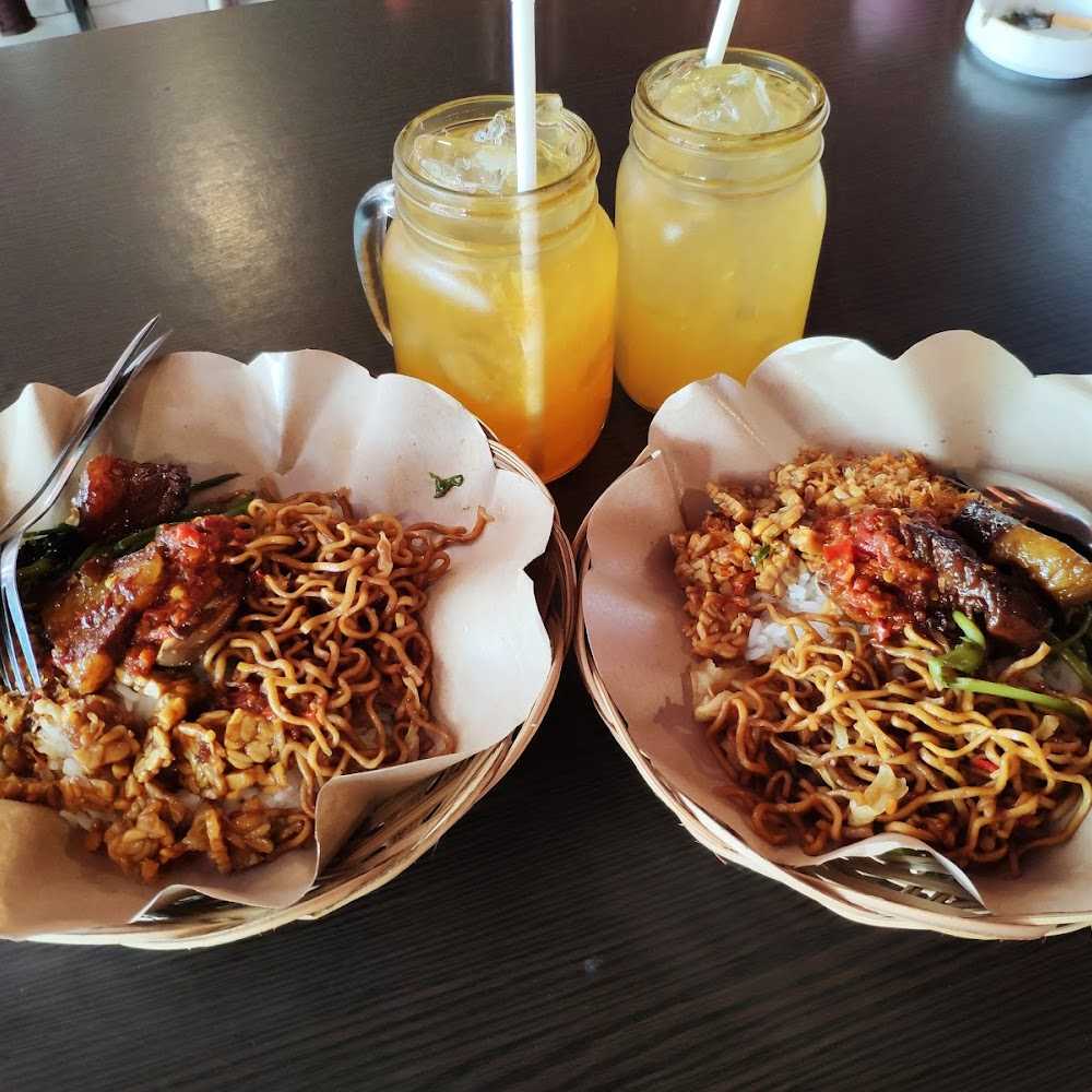 Kuliner The Porch Cafe