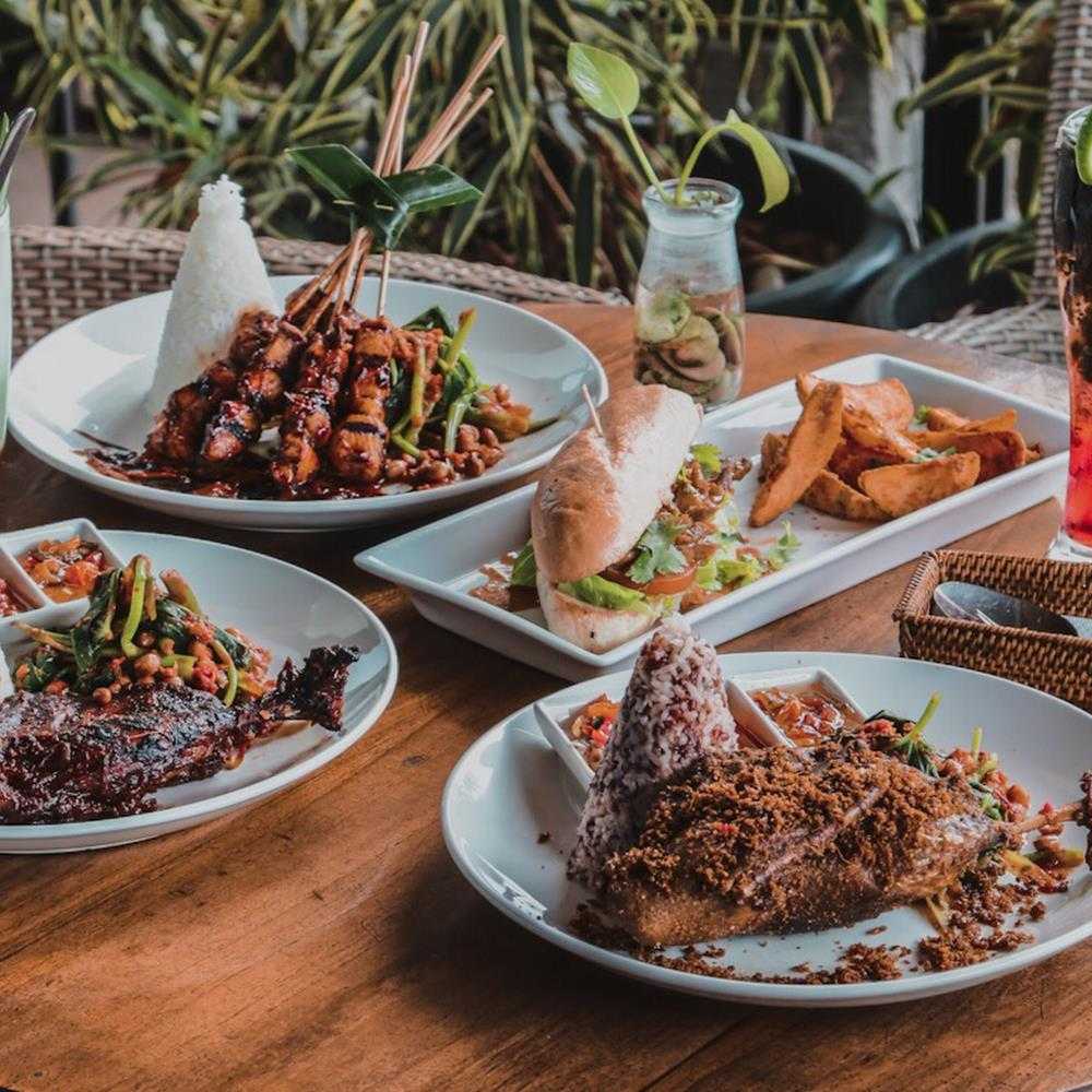 Kuliner The Porch Cafe