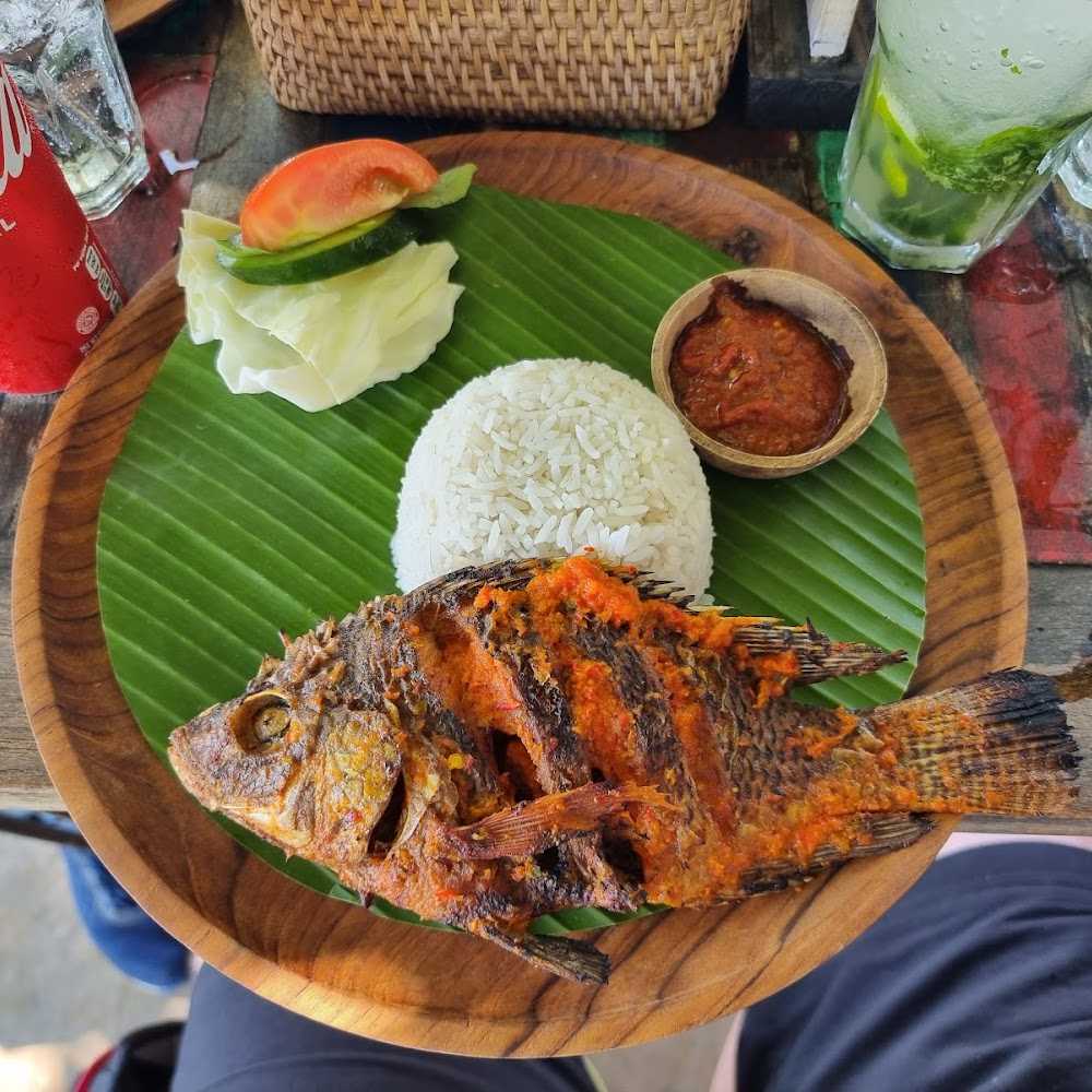 Kuliner Sandy Bay Beach Club