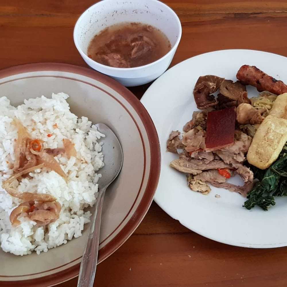 Kuliner Warung Babi Guling Sari Nadi