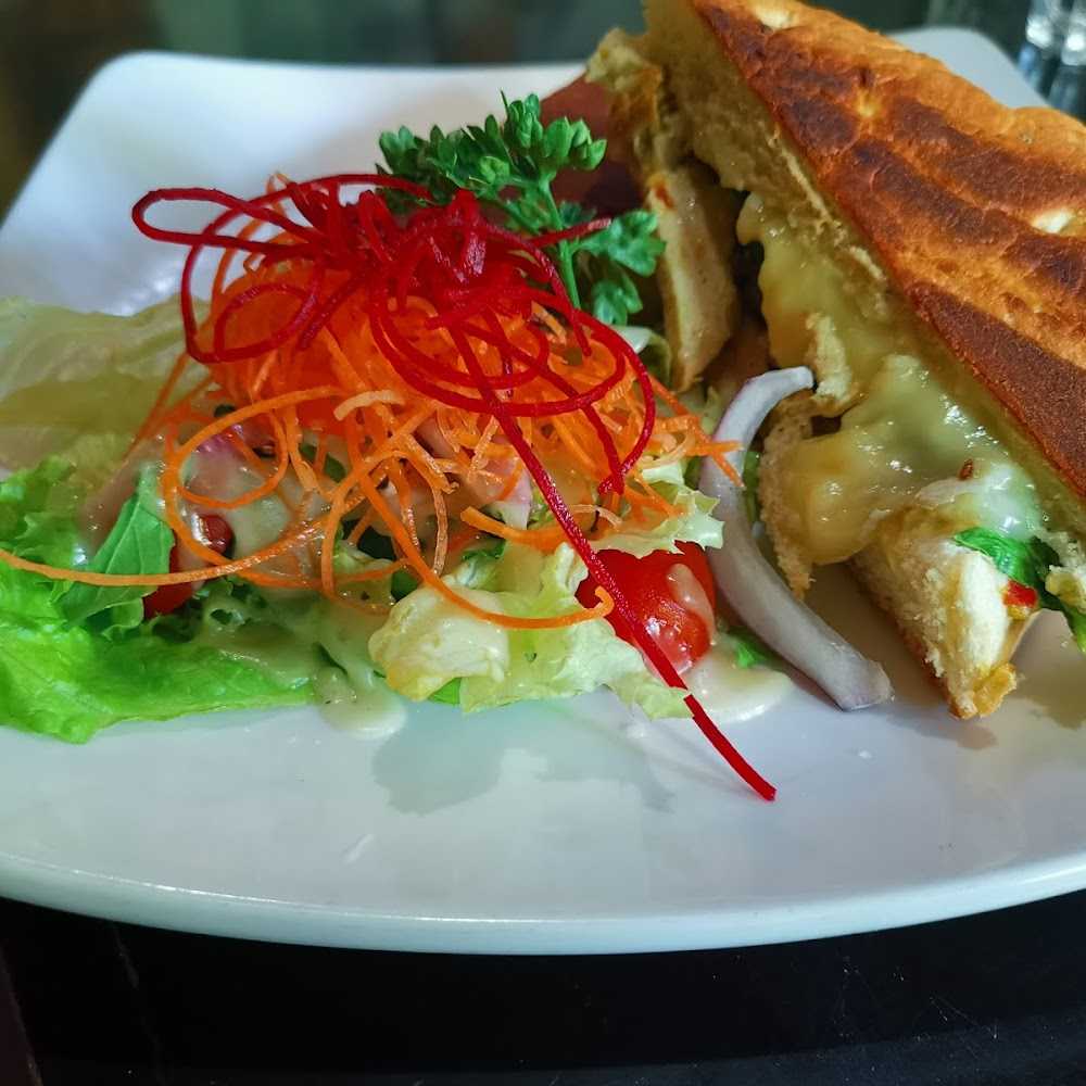 Kuliner The Porch Cafe