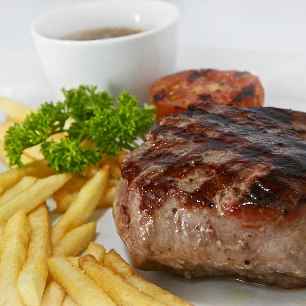 Kuliner Ezy Bar & Restaurant