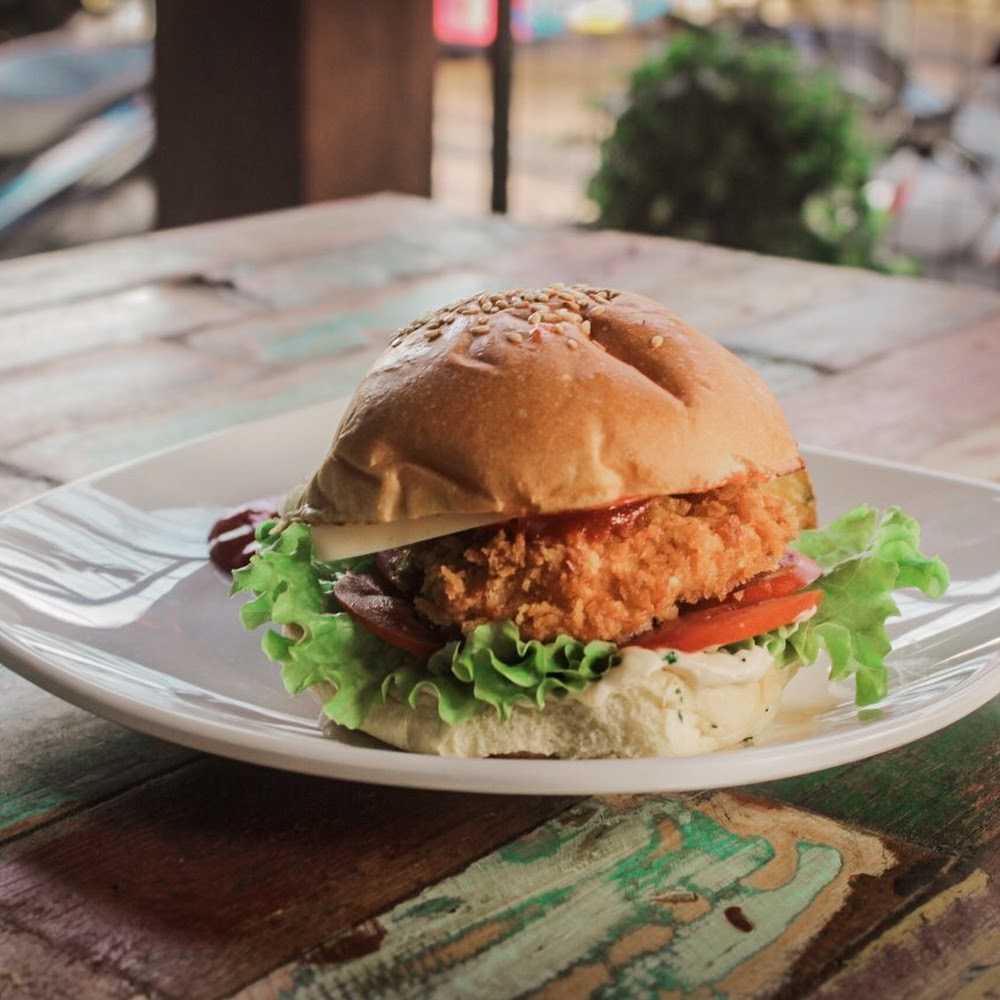 Kuliner MIXUE RAYA SESETAN