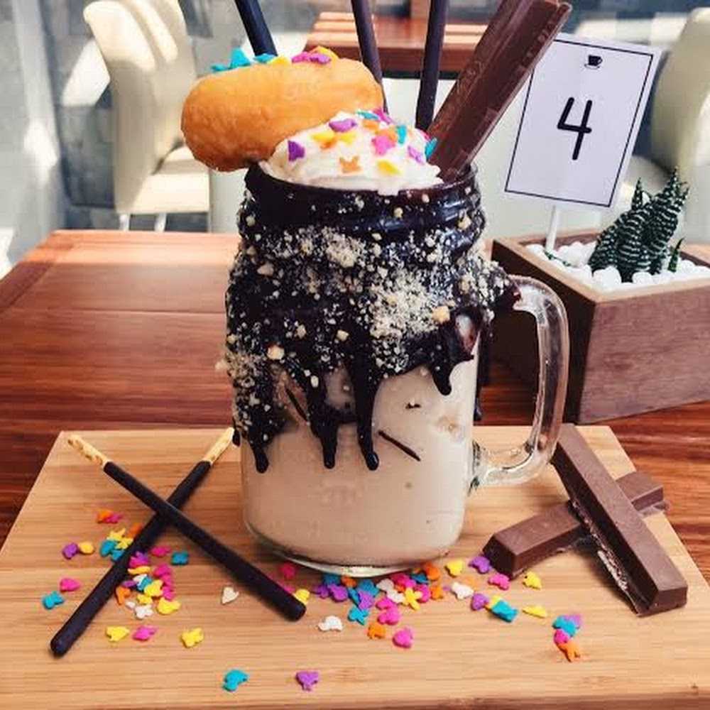 Kuliner The Porch Cafe