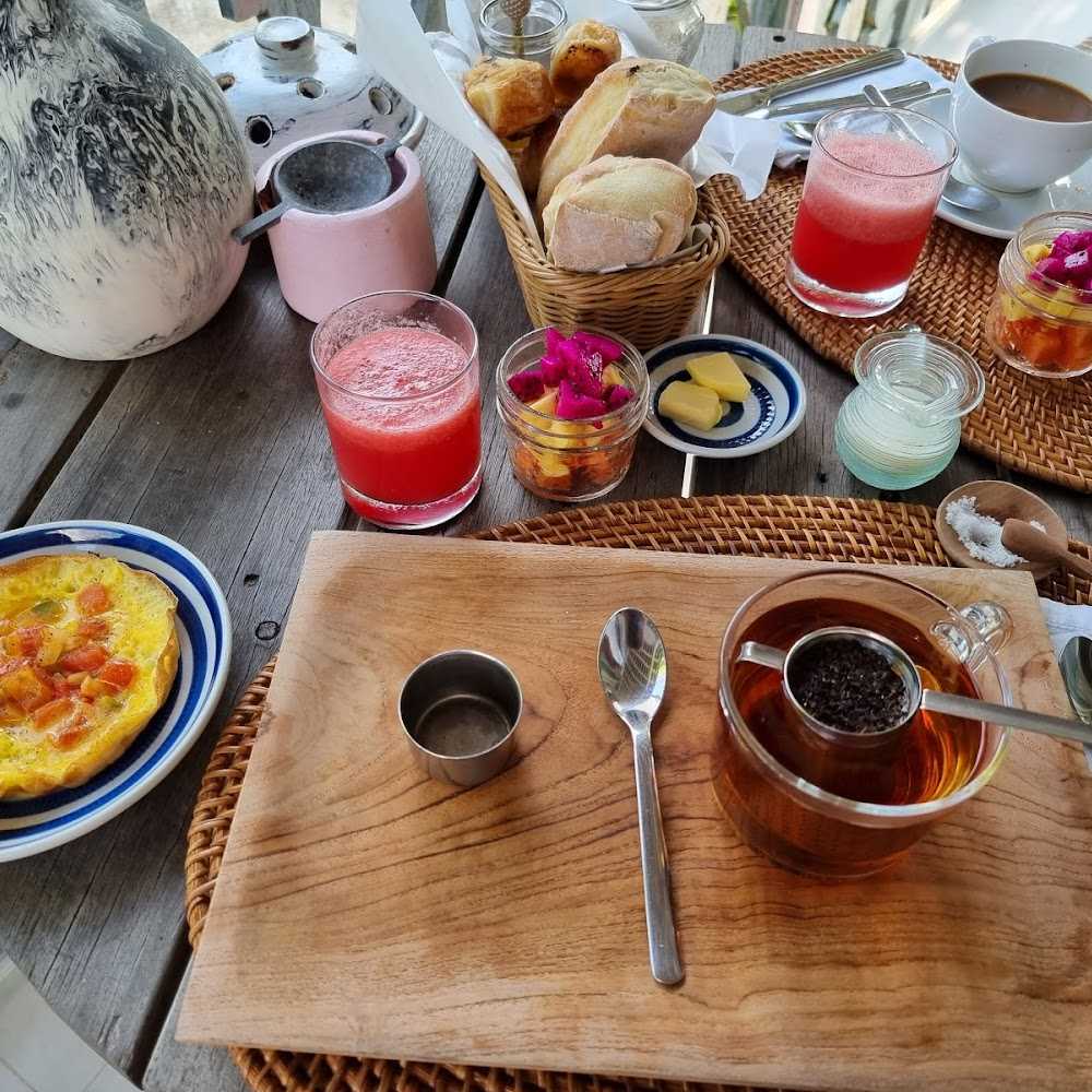 Kuliner Sandy Bay Beach Club