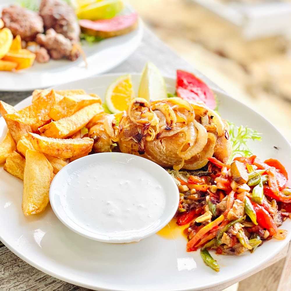 Kuliner Agung Beach Club