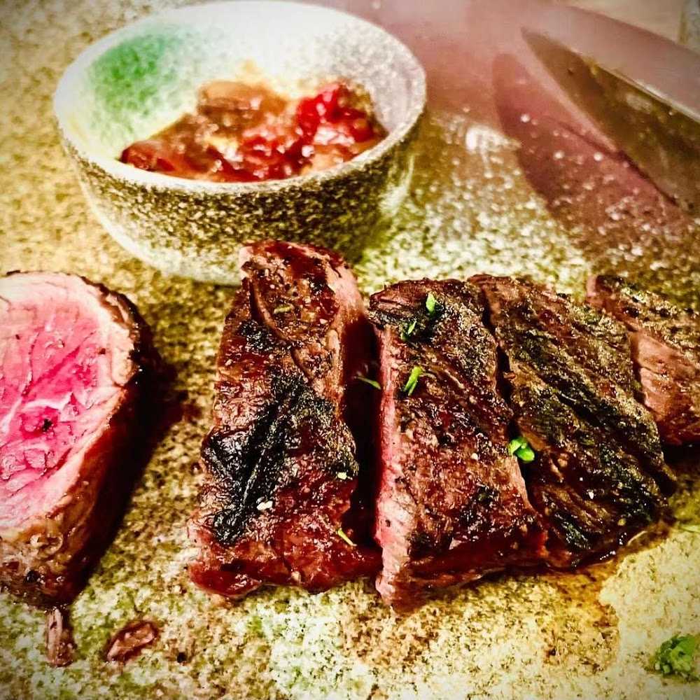 Kuliner Opus Bar & Grill