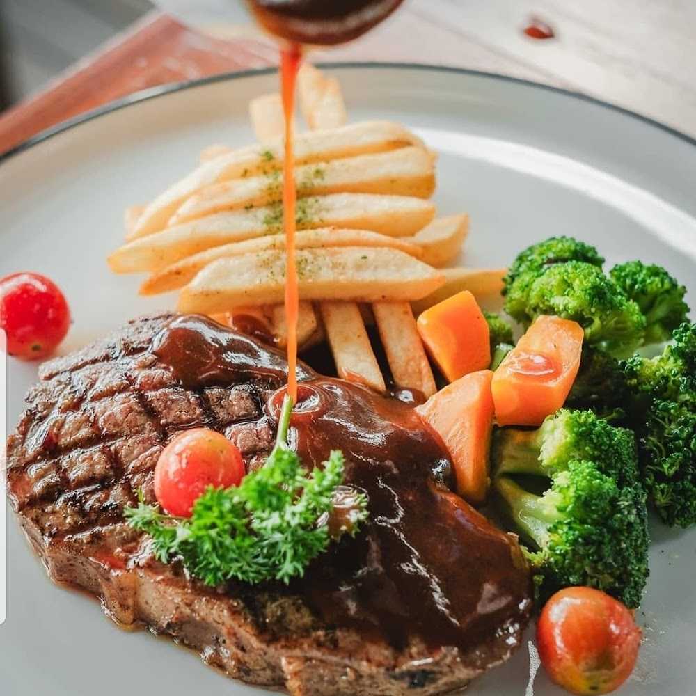 Kuliner Reunion House Grill & Bar