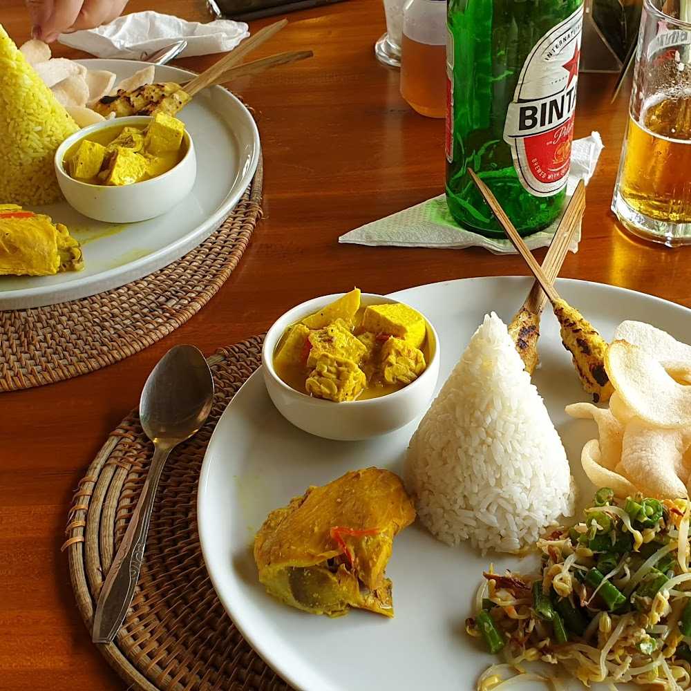 Kuliner Warung Babi Guling Pande Egi