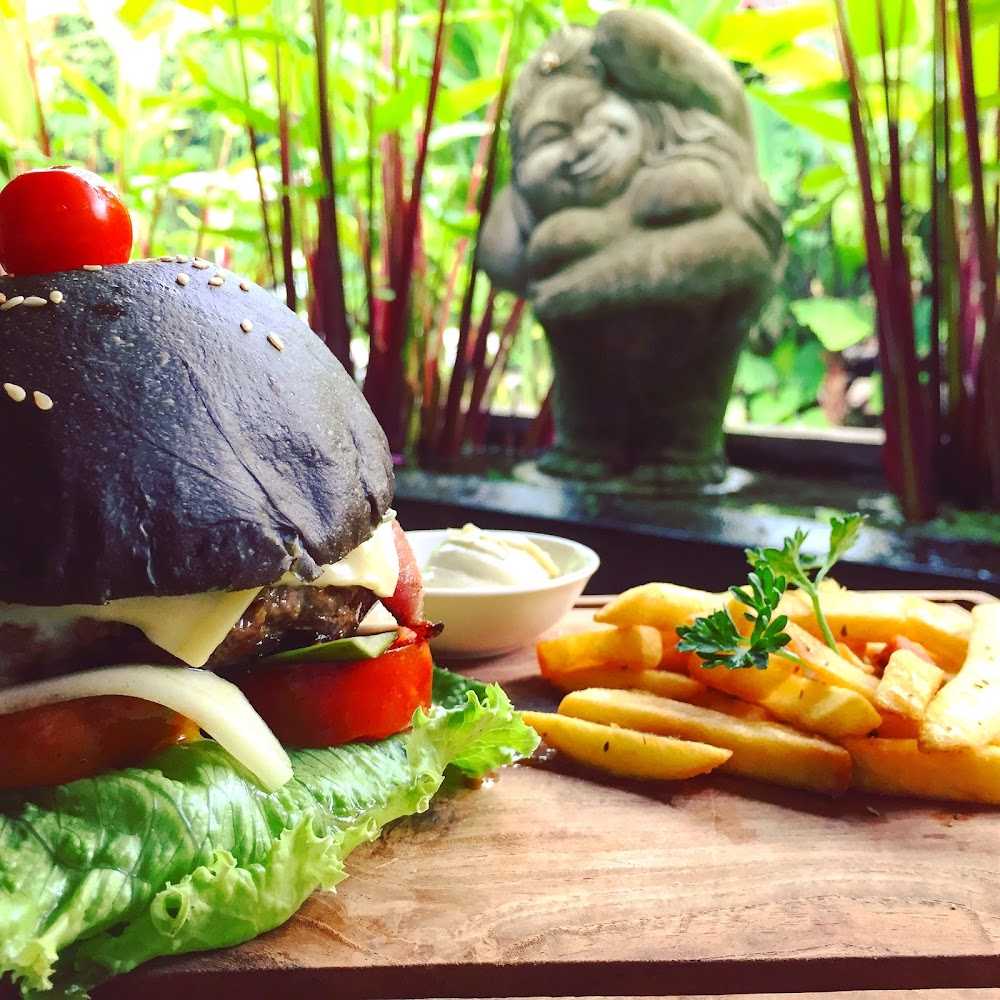 Kuliner Warung Babi Guling Pande Egi