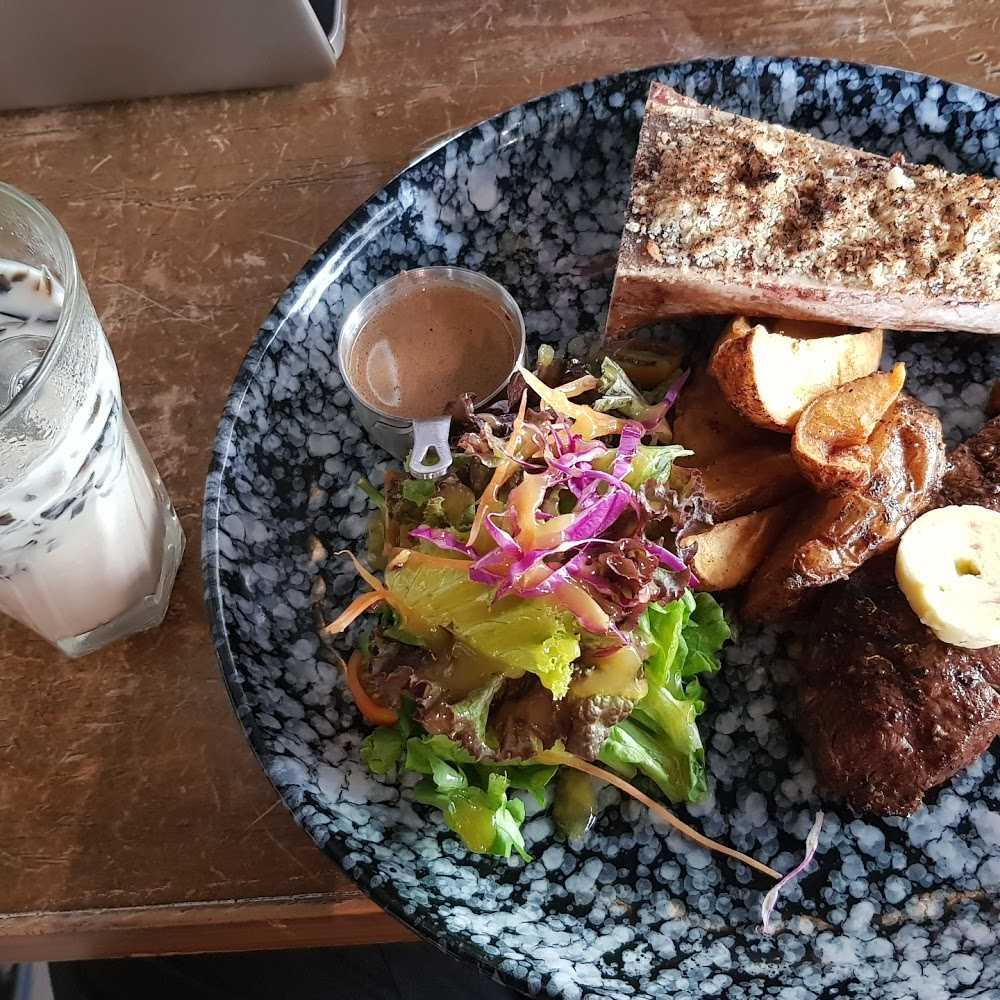 Kuliner Es Teler 77 - Jogja