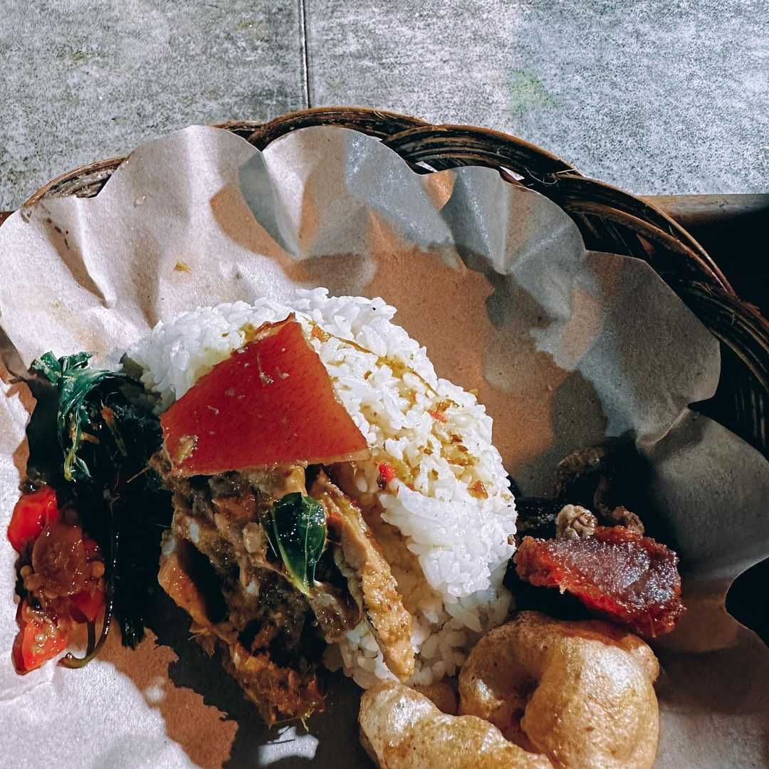 Kuliner Babi Guling Dauh Tungkub Waribang