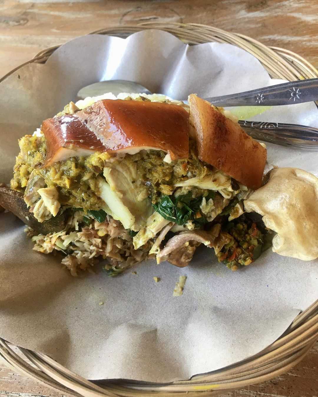 Kuliner Babi Guling Putra Celagi Bangun Lemah Bangli
