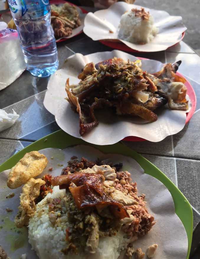 Kuliner Babi Guling Bu Desak Sapat