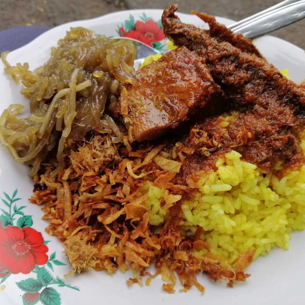 Kuliner Nasi Kuning Avon