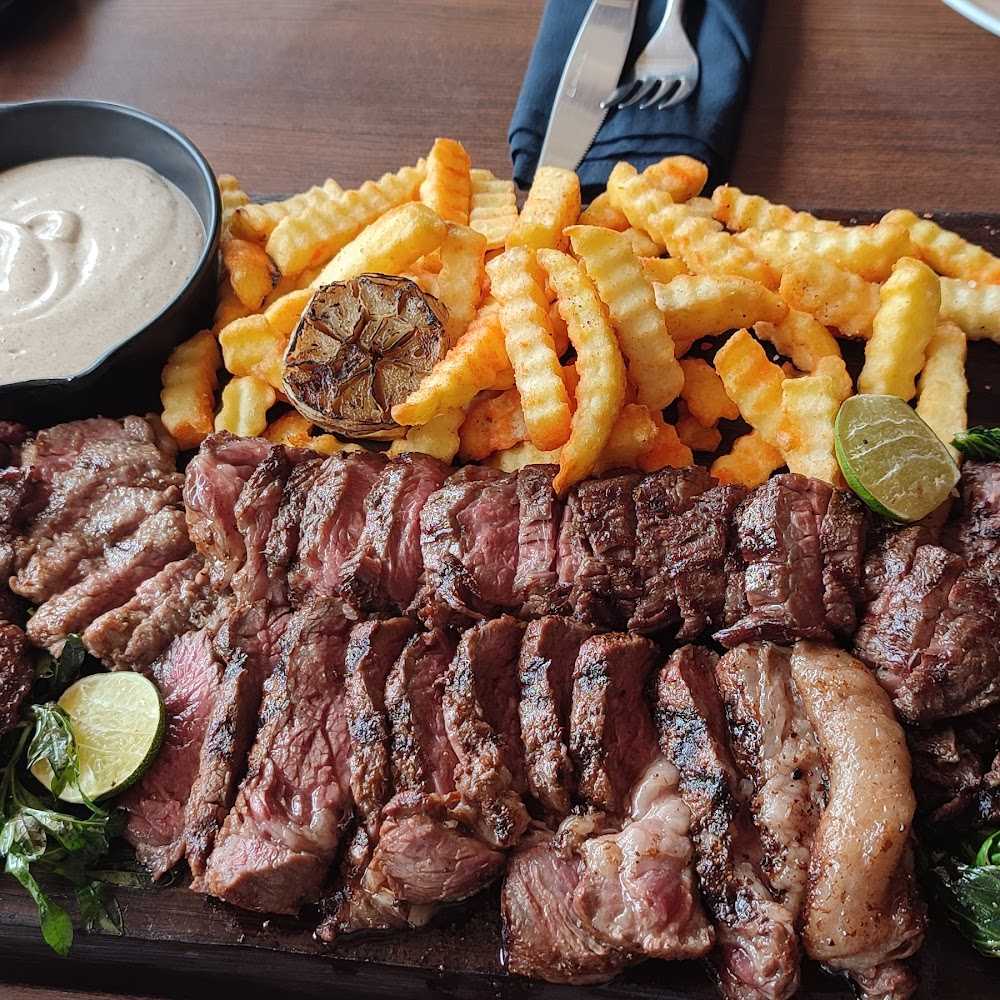 Kuliner Hungry Kitten Authentic Steakhouse Grill