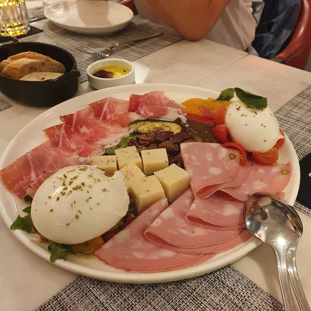 Kuliner Bacha Coffee ION Orchard
