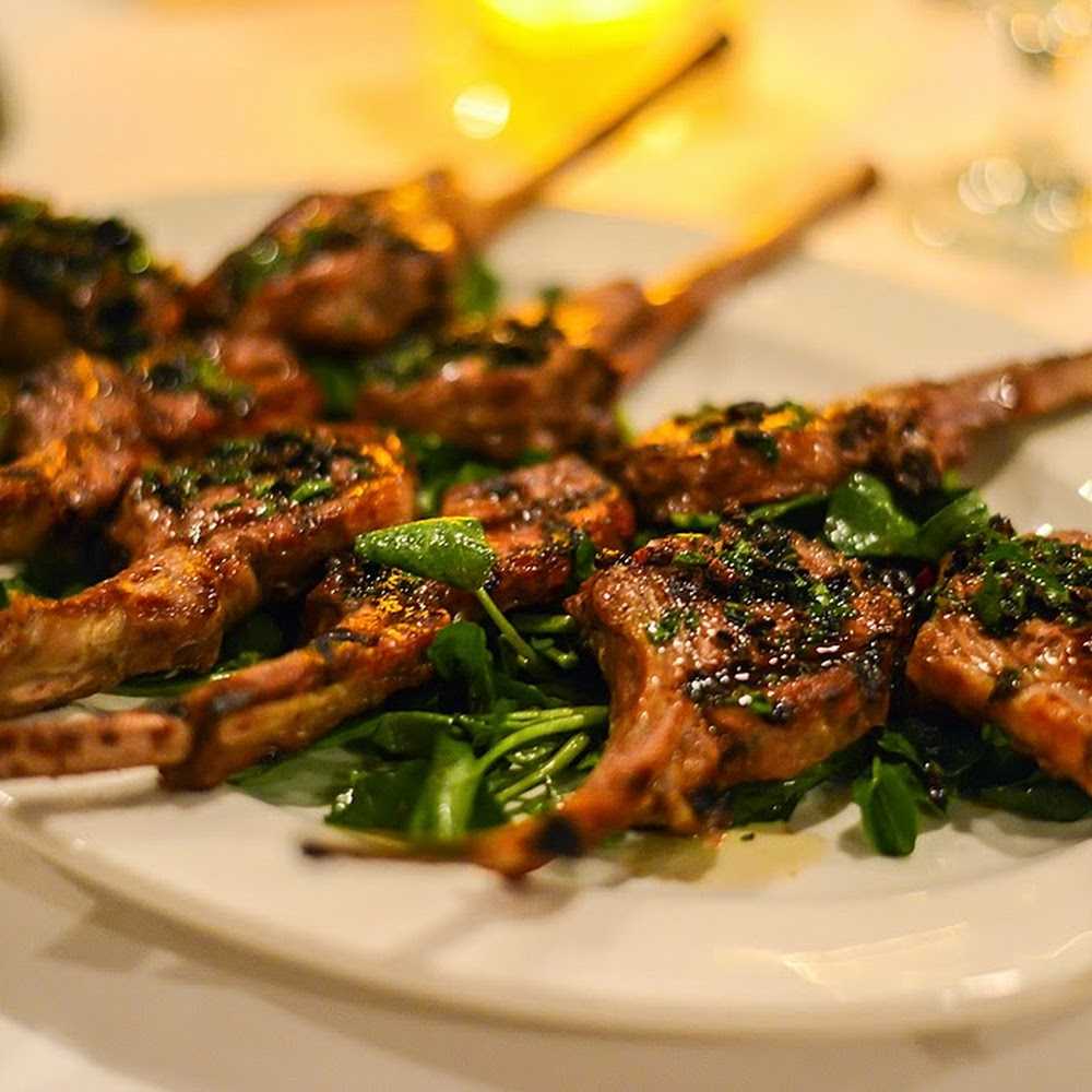 Kuliner Bareli's Restaurant and Bar