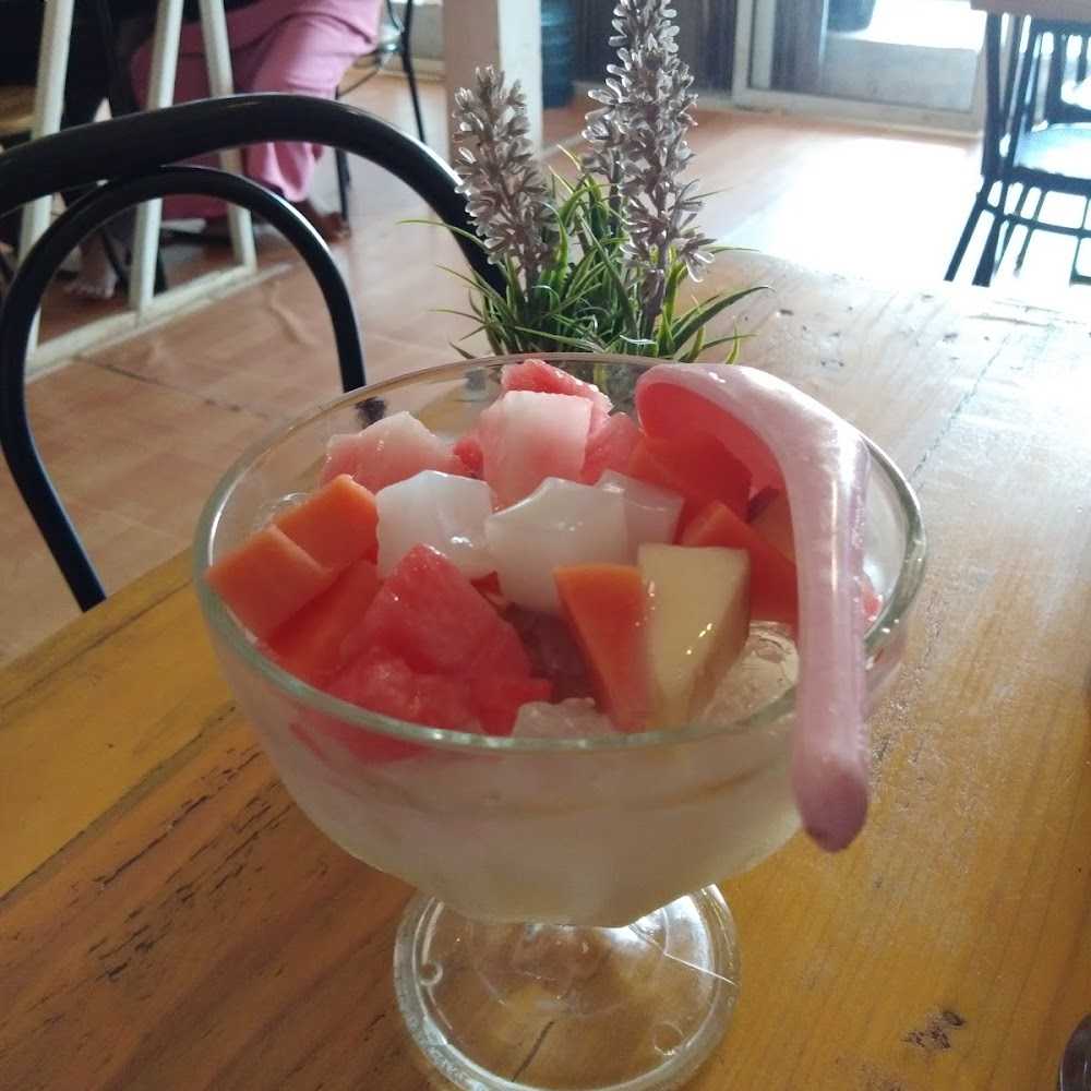 Kuliner Red The Cakery And Coffee Shop