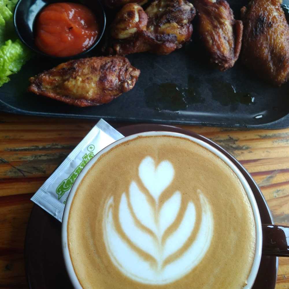 Kuliner La Kopi Cafe & Resto